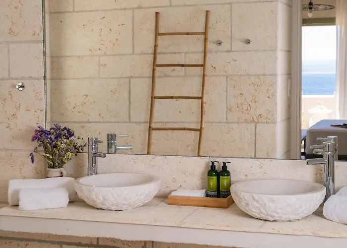 Delta * Σκιάθος Πόλη